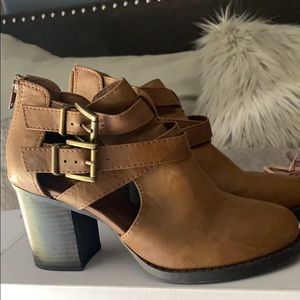 SODA booties size 6